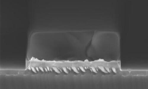 垂直氧化铝隧道结
